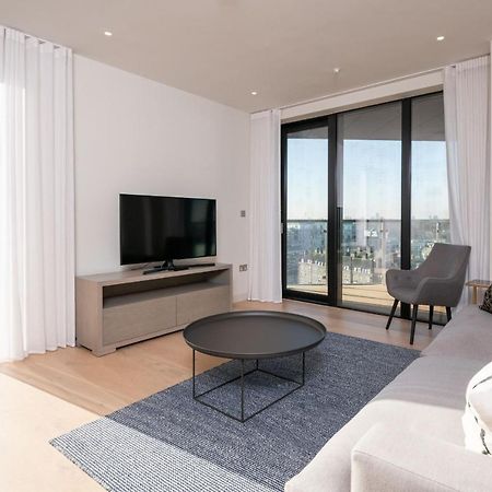 Modern Family Home Close To Victoria Station By Underthedoormat 런던 외부 사진