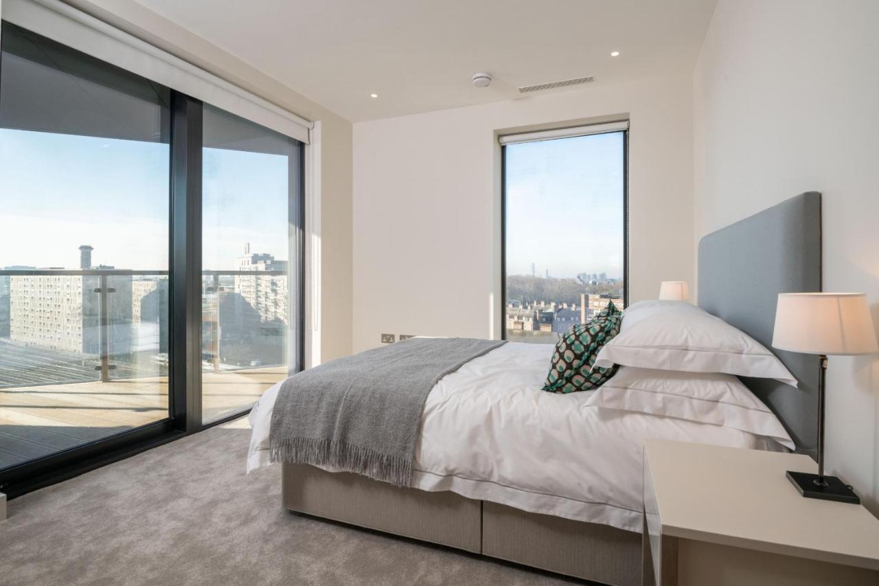 Modern Family Home Close To Victoria Station By Underthedoormat 런던 외부 사진