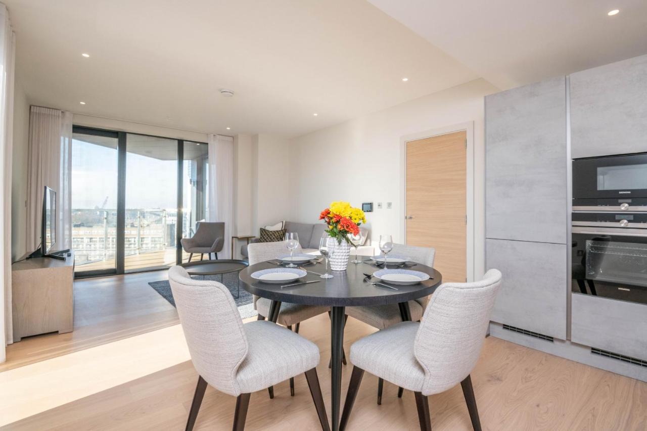 Modern Family Home Close To Victoria Station By Underthedoormat 런던 외부 사진