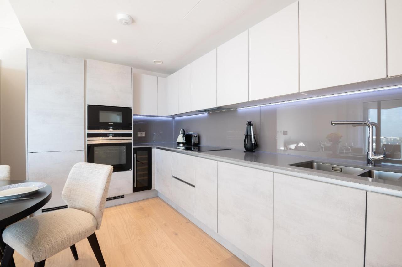 Modern Family Home Close To Victoria Station By Underthedoormat 런던 외부 사진