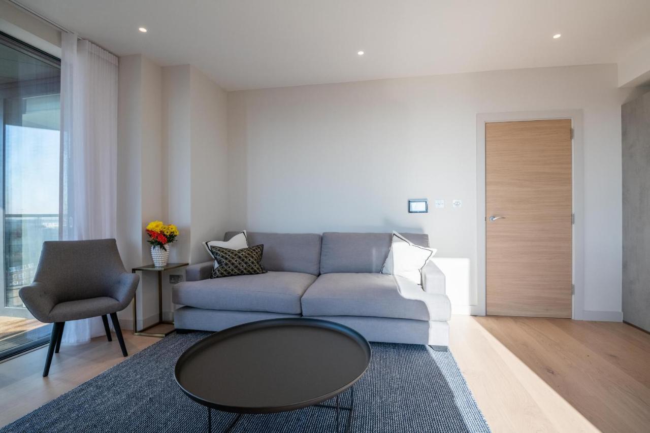 Modern Family Home Close To Victoria Station By Underthedoormat 런던 외부 사진